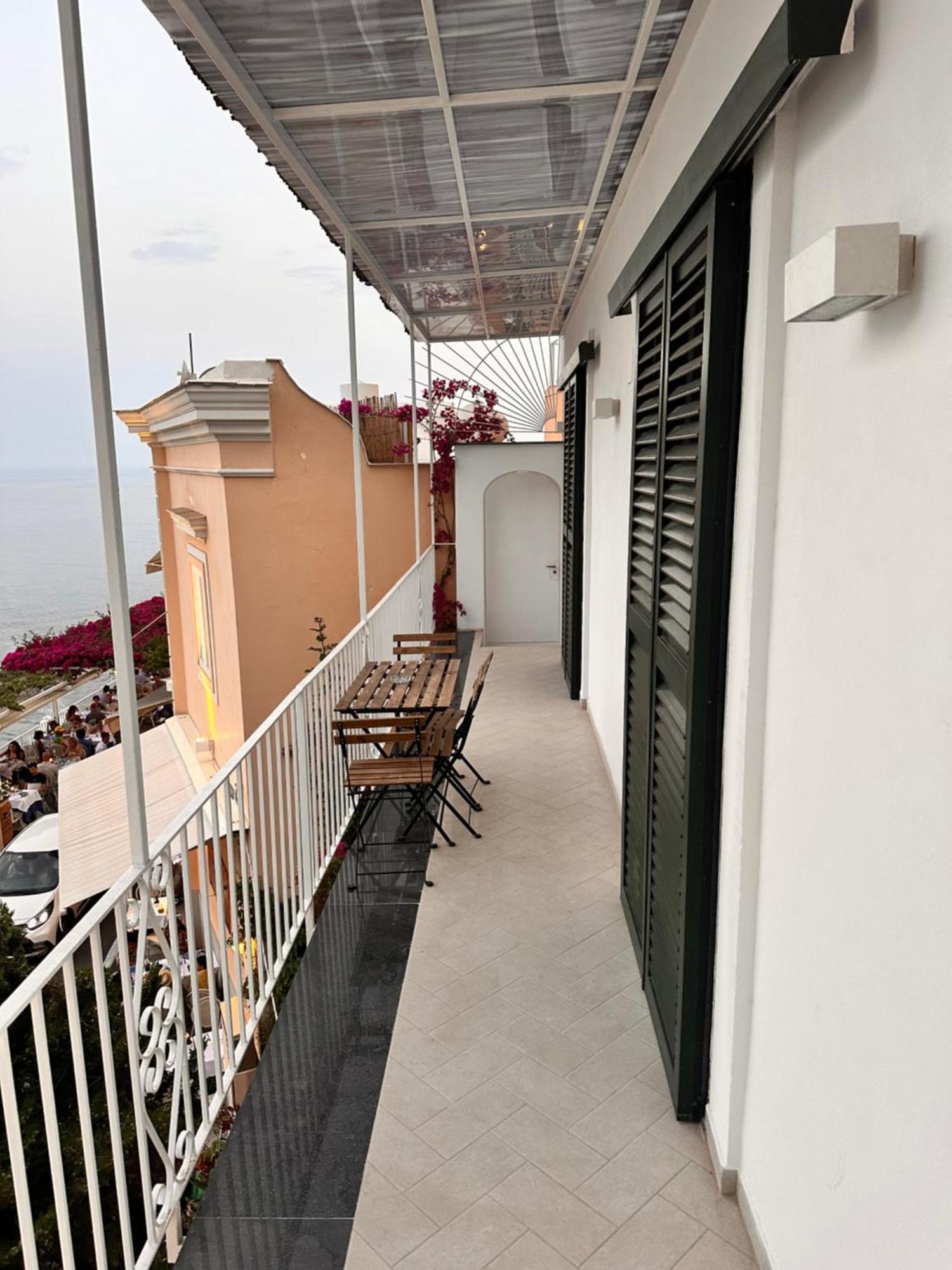 Queen View Apartment - No Kitchen Positano Kültér fotó